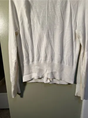 SO Women’s Size Large Cardigan Sweater Button Front V-Neck Cream White Pockets thumbnail 8