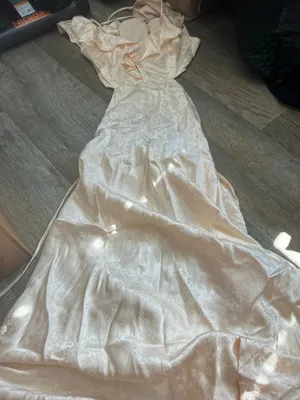 ASTR the Label Nyla Ivory Ditsy Floral Cutout Back Maxi Dress Women’s Sz M thumbnail 2