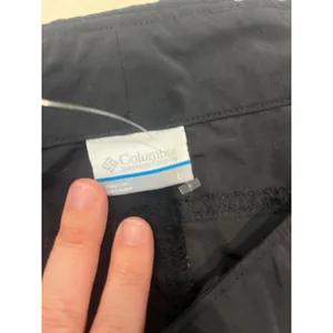 Women's Columbia, black shorts, hiking large‎ thumbnail 2