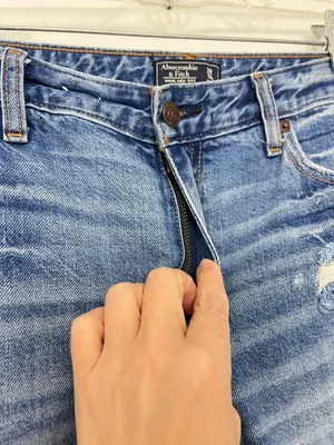 Abercrombie & Fitch Size 30 (10R) Annie High Rise Girlfriend Jeans thumbnail 4