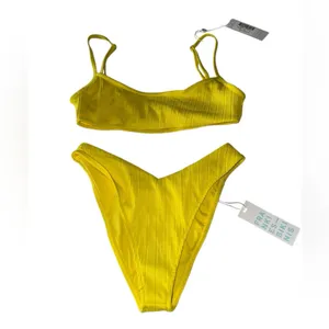 NWT Frankie’s Bikinis SET x REVOLVE Dallas Plisse Top Pina Colada Enzo Bottoms thumbnail 3