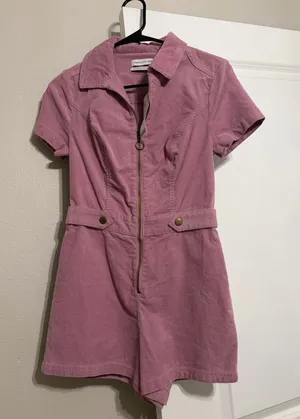 Urban Outfitters thumbnail 1
