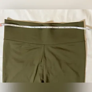 MWL by Madewell Form High-Rise 7" Biker Shorts in Kale Green Medium thumbnail 11