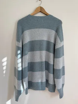 NEW Hollister Crewneck Sweater in Blue Stripe Size Large Women’s NWT thumbnail 5