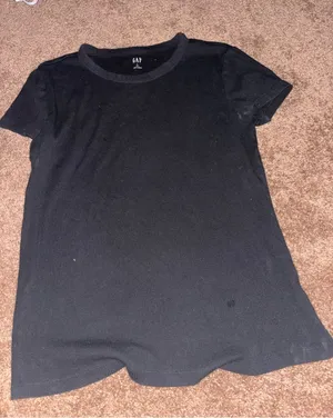 Classic Black Crewneck Tee Size M thumbnail 1