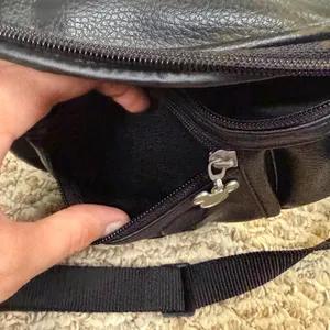 VTG Walt Disney World Mickey Mouse Black Faux Leather Waist Bag Fanny Pack thumbnail 4