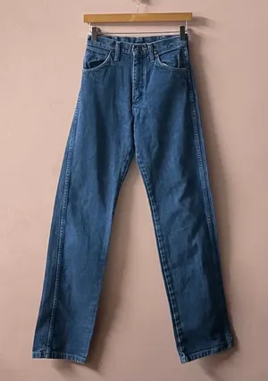 Vintage Wrangler Medium Wash Blue Straight Leg Jeans Size 5 x 34 GUC thumbnail 1