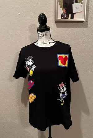 NWOT Disney "Happy Moments" Crochet Patch Graphic T-Shirt S thumbnail 1