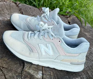 New Balance 997H Sneakers shoes size women 10 - men’s 8.5 thumbnail 1