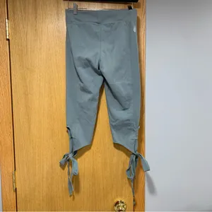 Free People Movement Turn Out Tie Crop Leggings in Green - Size Small thumbnail 2