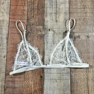 Out From Under Ivory Eyelash Lace Triangle Bralette Adjustable Boho Lingerie L thumbnail 5