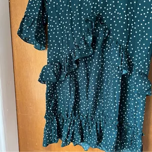 •Polka dot ruffled tunic• Size L Green Size L thumbnail 3
