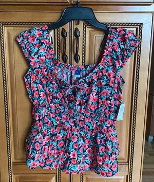 Old Navy Floral Top thumbnail 1
