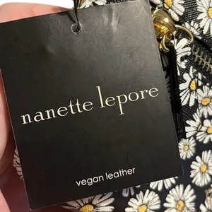 Daisys! Nanette Lepore Vegan Wristlet NWT, Daisy Belt thumbnail 4