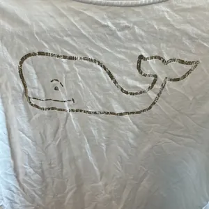 Vineyard Vines classic white/gold whale logo t-shirt Sz XL thumbnail 3