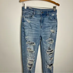 American Eagle destroyed mom jeans light wash‎ women’s size 4 long trendy casual thumbnail 4