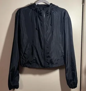 Outer Edge Cropped Blk windbreaker sz M thumbnail 2