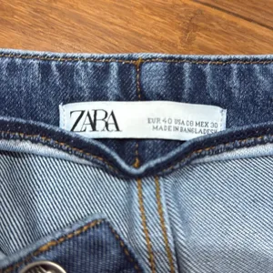 Zara High Rise Slouchy Panel Ankle Cropped Denim Jeans - Size 00 thumbnail 2