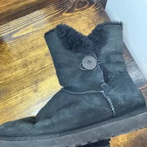 UGG Black Bailey Button Boots‎ Size 9 thumbnail 2