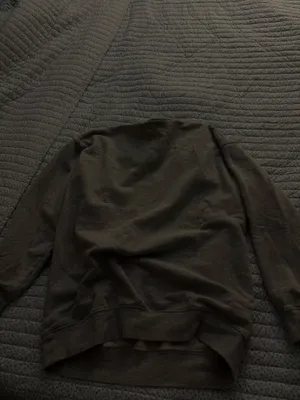 Aritzia community crew neck thumbnail 4