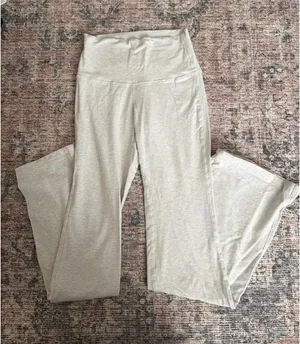 Aritzia TNA Flare Leggings thumbnail 2