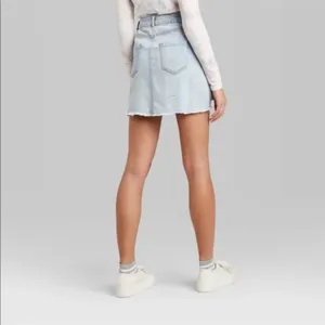 WILD FABLE Light Wash Denim Mini Skirt Size 12 thumbnail 3