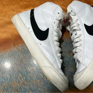 Nike Blazer Mid ‘77 Vintage White Black Sneakers basketball foam tongue 7.5 thumbnail 7