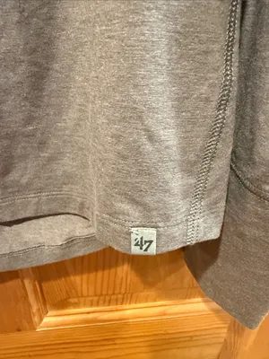 47 Brand women’s New England patriots long sleeve with yoga hole shirts size large . thumbnail 3