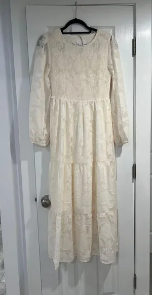 cream dress long sleeve White Size M thumbnail 1