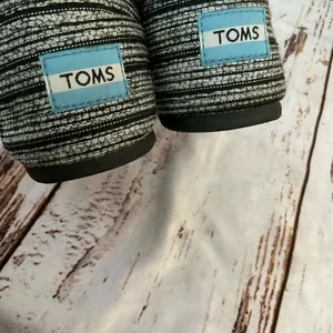 TOMS BLACK‎ WHITE SILVER METALLIC SLIP ONS thumbnail 5