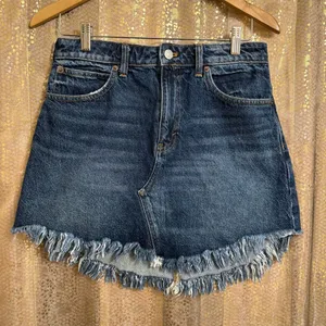 We The Free People Bailey Raw Hem Dark Blue Denim Mini Skirt Size 28 thumbnail 1