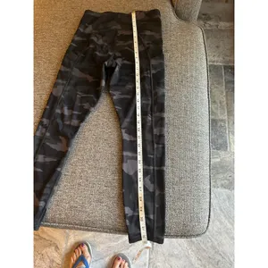 Athleta Camo Ultimate Stash Tight‎ Leggings Women's Size S Black Grey Activewear thumbnail 4