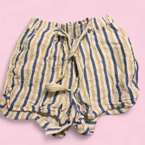 Cream and blue striped shorts thumbnail 1