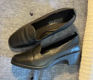 Deer Stags Black Slip-On Comfort Loafers Women’s size 7M thumbnail 1