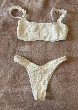 White Hollister Bikini Set thumbnail 1