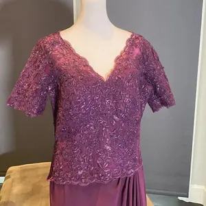 Women’s Full Length Purple Short Sleeve Chiffon Dress Lace Appliqué Size 10 thumbnail 2