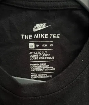 Black Nike T-Shirt thumbnail 4