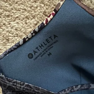 Athleta swimtop-M thumbnail 4