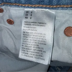 American Eagle Strigid 6” High Waisted Relaxed Denim Cutoff Jean Shorts size 8 thumbnail 6