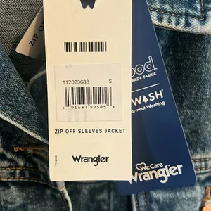 Wrangler Zip off sleeves Denim Jacket.  NWT thumbnail 6
