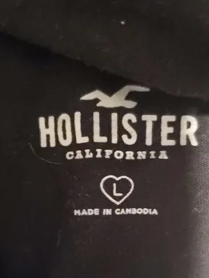 Hollister Black and White Split Hoodie Crop Top thumbnail 2