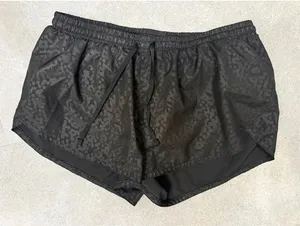 Old Navy women’s sz small athletic shorts thumbnail 1