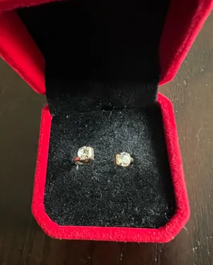 Gorgeous Golden Embellished Ring Size 7 thumbnail 1