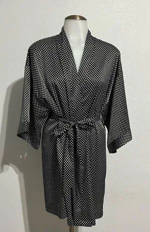 Victoria’s Secret Black & White Pattern Satin-like Robe Size Small thumbnail 1