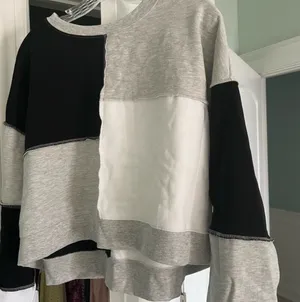 Cropped Sweatshirt thumbnail 1