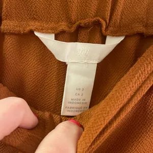 Hennes & Mauritz high waisted wide leg capri length pants thumbnail 2