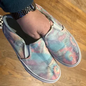 Vans woman’s‎ 9.5 tie-dye shoes thumbnail 1