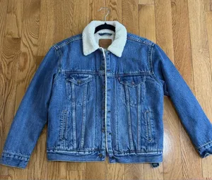 Size Medium Levi’s Sherpa Lined Denim Trucker Jacket Wash Blue Workwear Utility thumbnail 1