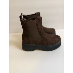 NWOT Wild Diva Munich Dark Brown Suede Platform Chelsea Boots W 6.5 Nordstrom thumbnail 2