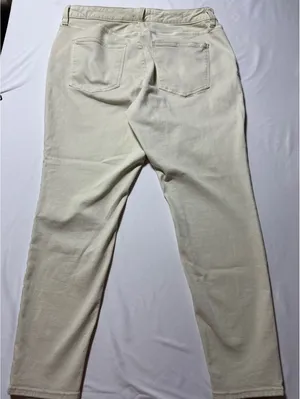 Universal Threads High Rise Skinny Jeans in Cream - Size 17R thumbnail 5